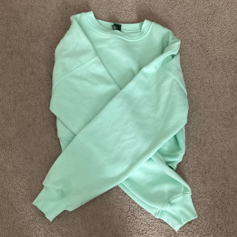 Girls cropped solid color sweatshirt